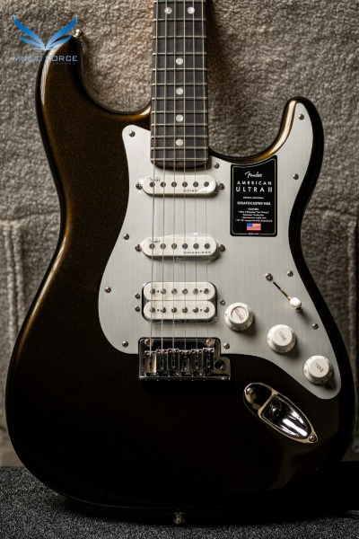 펜더 American Ultra II Stratocaster SSH